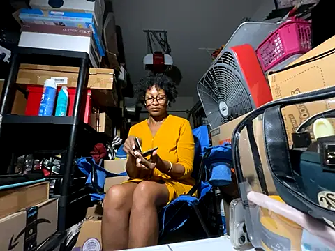 Snapshot of wynterheat chatting on 10.28.25 wynterheat online show from 10.28.25