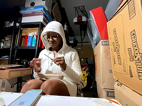 Snapshot of wynterheat chatting on 10.30.25 wynterheat online show from 10.30.25