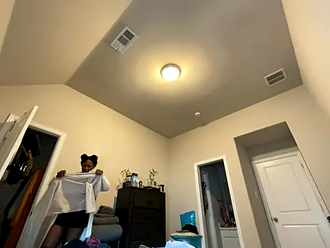 Snapshot of wynterheat chatting on 11.05.25 wynterheat online show from 11.05.25