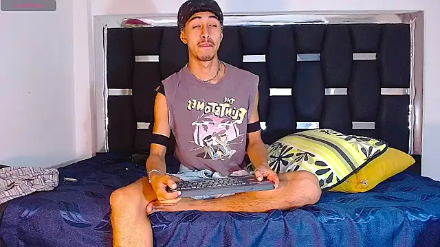 Snapshot of RyanRizzo chatting on 02.18.25 RyanRizzo online show from 02.18.25