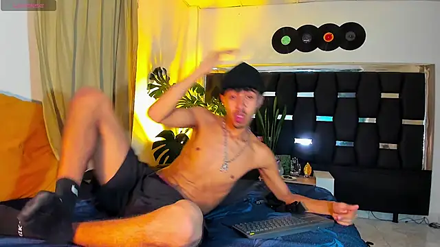 Snapshot of RyanRizzo chatting on 02.22.25 RyanRizzo online show from 02.22.25