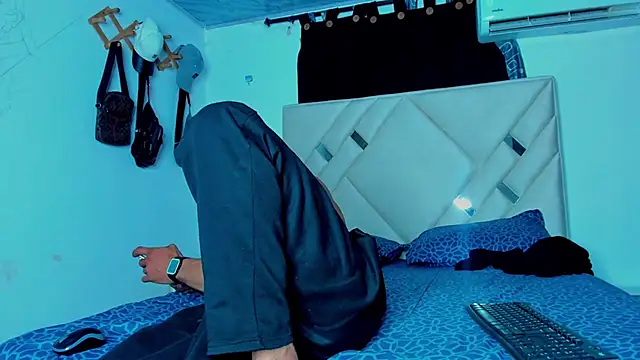 Rich boy01 online show from 01.06.25