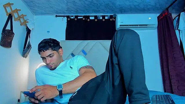 Rich boy01 online show from 01.19.25