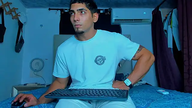 Rich boy01 online show from 01.20.25