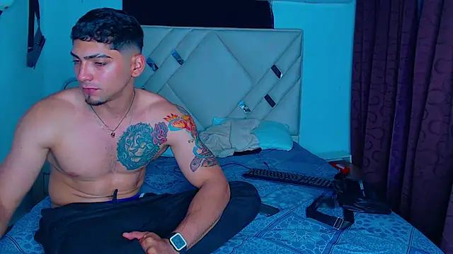 Rich boy01 online show from 02.14.25