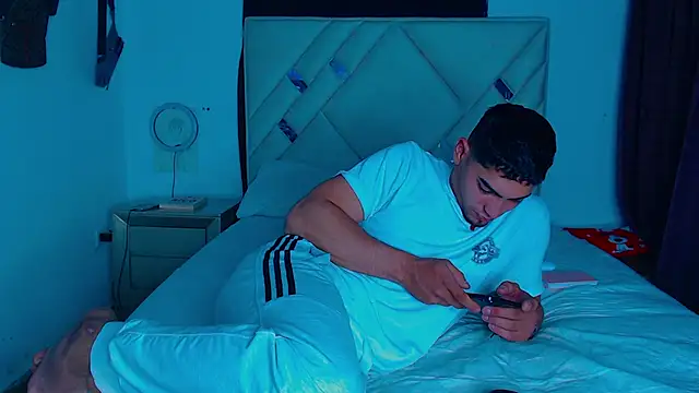 Rich boy01 online show from 02.17.25