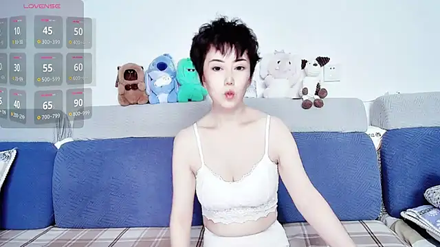 Snapshot of 9ering-Er chatting on 10.13.25 9ering-Er online show from 10.13.25