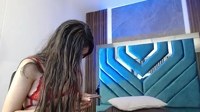 ValeryLargo online show from 12.17.24