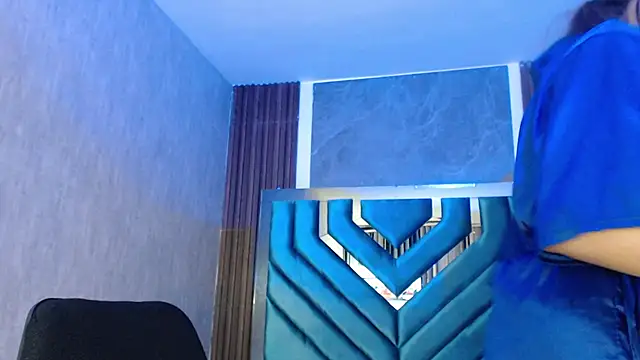 ValeryLargo online show from 02.27.25