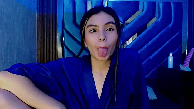 ValeryLargo online show from 03.15.25