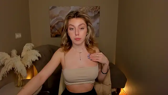 MollyMeltorr online show from 10.04.25