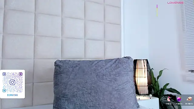 Nia Bunny online show from 10.01.25