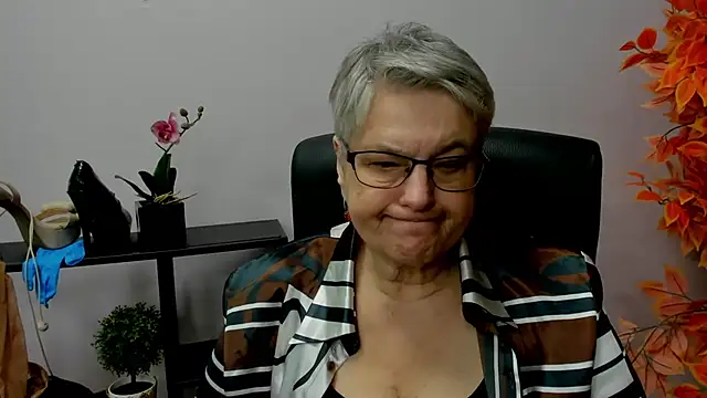 IrisDream online show from 12.18.24