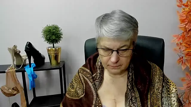 IrisDream online show from 01.02.25