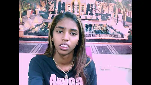 Snapshot of IndianSexySlender chatting on 12.13.24 IndianSexySlender online show from 12.13.24