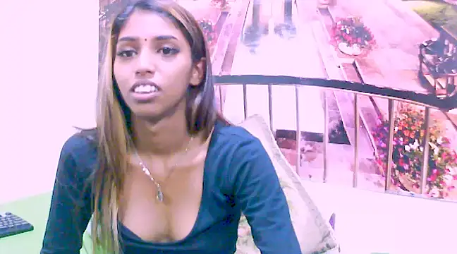 Snapshot of IndianSexySlender chatting on 12.20.24 IndianSexySlender online show from 12.20.24