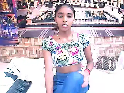 Snapshot of IndianSexySlender chatting on 03.20.25 IndianSexySlender online show from 03.20.25
