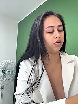 iiris  online show from 11.12.25