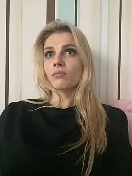 Snapshot of Liya_my chatting on 12.20.24 Liya my online show from 12.20.24