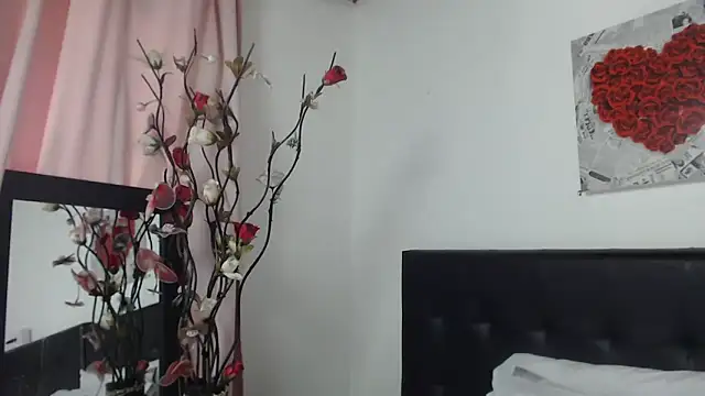 Angelinna Milf online show from 12.14.24