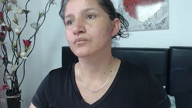 Angelinna Milf online show from 01.02.25