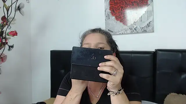 Angelinna Milf online show from 01.11.25