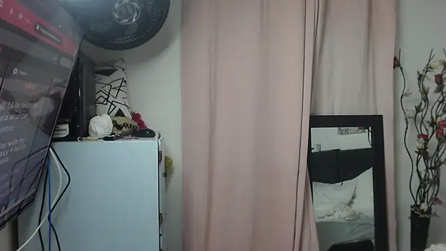 Angelinna Milf online show from 01.17.25
