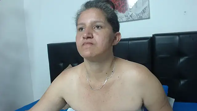 Angelinna Milf online show from 01.25.25