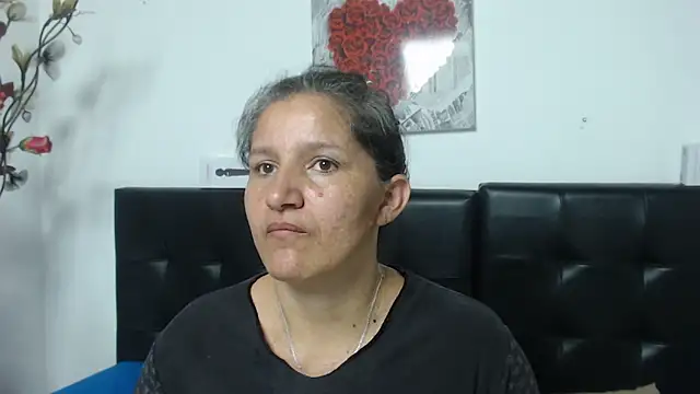 Angelinna Milf online show from 02.01.25