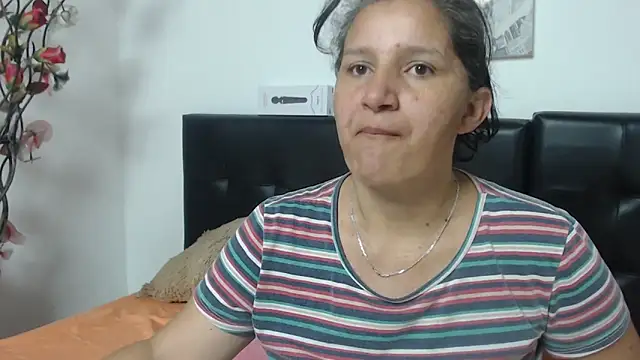 Angelinna Milf online show from 02.07.25