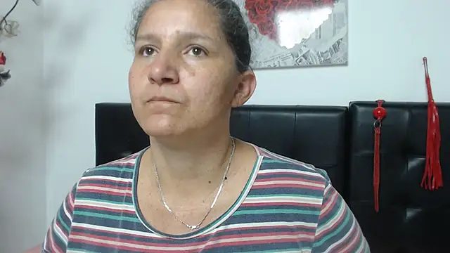 Angelinna Milf online show from 02.08.25