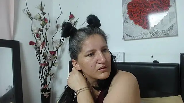 Angelinna Milf online show from 02.15.25