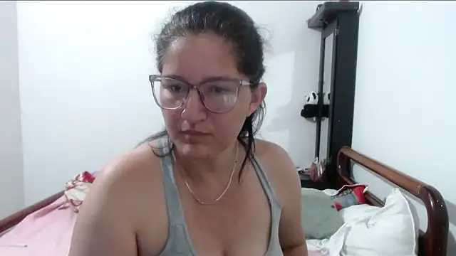 Angelinna Milf online show from 09.20.25