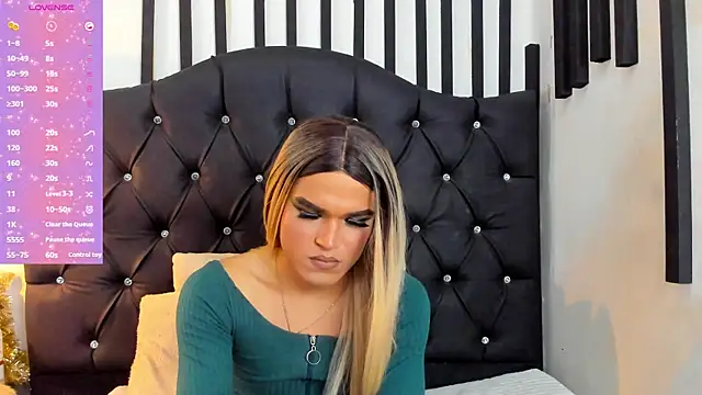 Snapshot of AllisonsweetZ chatting on 01.03.25 AllisonsweetZ online show from 01.03.25