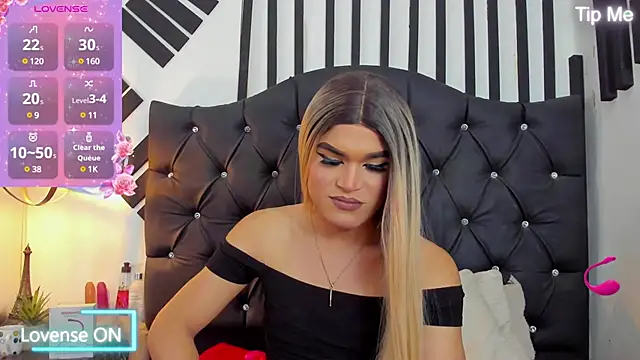 Snapshot of AllisonsweetZ chatting on 02.21.25 AllisonsweetZ online show from 02.21.25