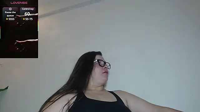 Snapshot of katty_femdom chatting on 03.19.25 katty femdom online show from 03.19.25
