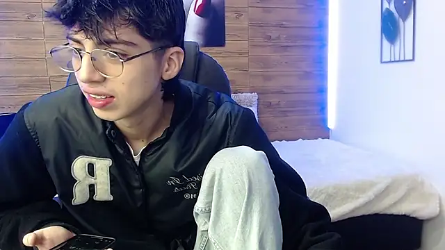 jhoellx online show from 12.13.24