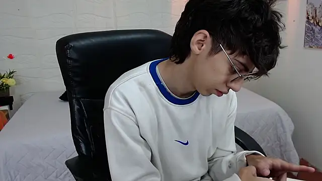 jhoellx online show from 12.29.24