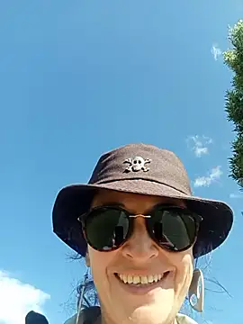 sophie banger online show from 10.02.25