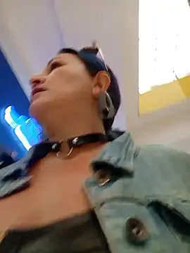 Snapshot of sophie_banger chatting on 02.10.26 sophie banger online show from 02.10.26