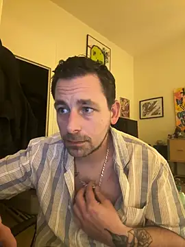 Snapshot of defbond420 chatting on 01.23.25 defbond420 online show from 01.23.25