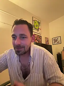 Snapshot of defbond420 chatting on 09.13.25 defbond420 online show from 09.13.25