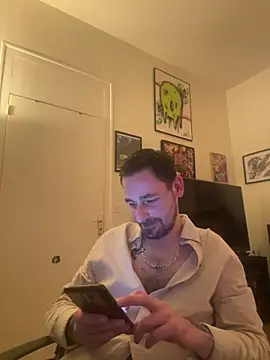 Snapshot of defbond420 chatting on 10.01.25 defbond420 online show from 10.01.25