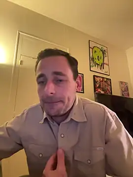 Snapshot of defbond420 chatting on 10.09.25 defbond420 online show from 10.09.25