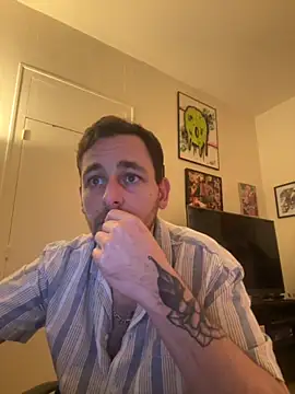 Snapshot of defbond420 chatting on 10.15.25 defbond420 online show from 10.15.25