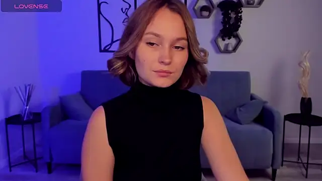 Snapshot of BritnieCute chatting on 10.07.25 BritnieCute online show from 10.07.25