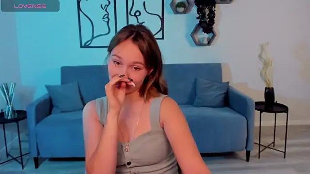 BritnieCute online show from 11.06.25