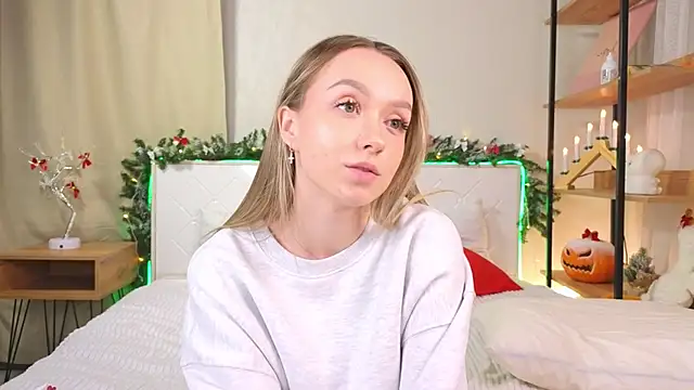 Snapshot of HollisBeckett chatting on 01.06.25 HollisBeckett online show from 01.06.25