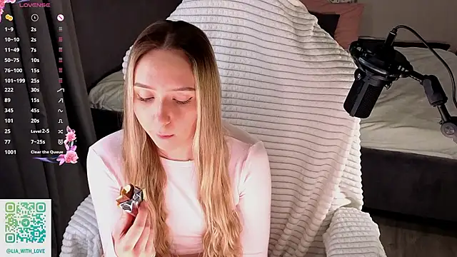 HollisBeckett online show from 02.14.26