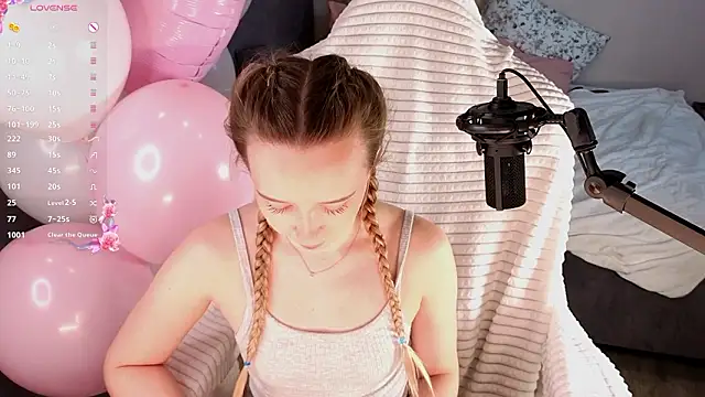 HollisBeckett online show from 03.07.26